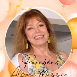 Alcione Mazzeo Instagram - 💛 Declaro oficialmente o novo ciclo da minha vida aberto, p/ q eu possa receber td de maravilhoso q o Universo me reserva, c/ mta sabedoria e alegria. ⭐️ Paz na alma, amor no coração, gratidão pela vida e fé na caminhada.

🌟 Obrigada pelo vídeo, @josebasto1 , por td seu carinho.
E obrigada a tds q me acompanham aqui! 💋

#meuaniversario #saúde #amor #realizações #alegrias #aniversario #alcionemazzeo #baúdaalcionemazzeo
