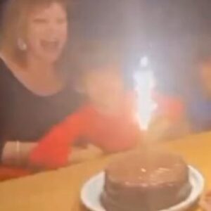 Alcione Mazzeo Instagram - E meu aniversário foi assim ❤️ lindamente comemorado c/ meus meninos!

#aniversario #aniversário #comemoração #comemoracao #familia #filho #netos #alcionemazzeo #gratidão #deus #freiluiz #vivaavida