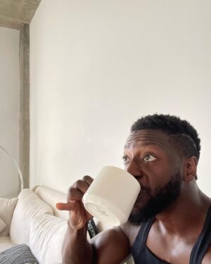 Aldis Hodge Instagram - So let’s take a poll: a brotha needs a new beard because I’m looking a little rough these days 😂. What are we thinking???🧑🏿‍🦱🧔🏿‍♂️ ✨