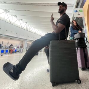 Aldis Hodge Instagram - About to start this rockstar @blackadammovie world tour. 
⚡️⚡️⚡️⚡️⚡️⚡️⚡️⚡️⚡️⚡️

First stop: Mexico!!! Here we come. 
Let’s goooooo! 

Big shout to @away for hooking me up with some fresh luggage. I needed it because, I swear, somebody at cargo loading be playing soccer with my bags 🤦🏿‍♂️😒😂

📸 Cred: Ma Bandite