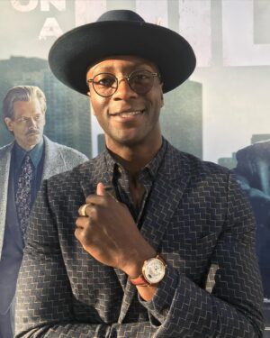 Aldis Hodge Instagram - So let’s take a poll: a brotha needs a new beard because I’m looking a little rough these days 😂. What are we thinking???🧑🏿‍🦱🧔🏿‍♂️ ✨