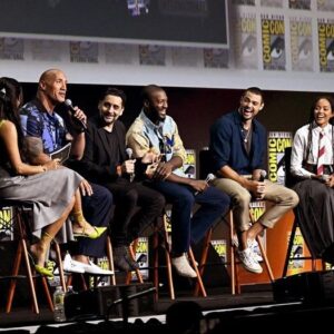 Aldis Hodge Instagram - ComiCon was litttttt🔥🔥🔥. Couldn’t have asked for a better time. This was epic.

#GreenLanternBewareMyPower is out now. 

@blackadammovie is onnnn da way! Get ready!!! ⚡️⚡️⚡️