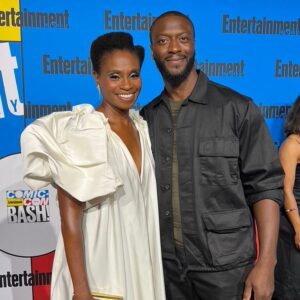 Aldis Hodge Instagram - ComiCon was litttttt🔥🔥🔥. Couldn’t have asked for a better time. This was epic.

#GreenLanternBewareMyPower is out now. 

@blackadammovie is onnnn da way! Get ready!!! ⚡️⚡️⚡️