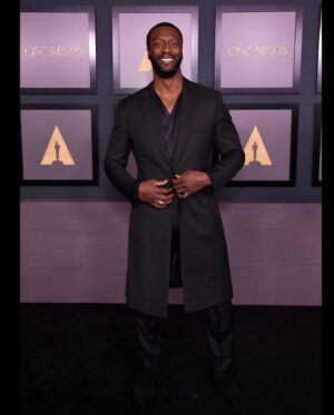 Aldis Hodge Instagram - It was such an amazing night at the Governors Awards being able to witness and honor the icons Euzhan Palcy, Michael J. Fox, Diane Warren and Peter Weir. 

Sitting next to my brother, Kemp Powers, I couldn’t help but think about the day I’ll get to celebrate him hitting that stage.

Annnd my fam @waraire___ did it again with the custom suit. That brother is an icon in his own right 👌🏿👌🏿👌🏿