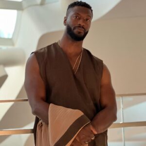 Aldis Hodge Instagram - Another year, another amazing @dubaiwatchweek 

I must say this show just continues to get better and better every single time. I must congratulate Hind Seddiqi and your entire team on continuing to raise the bar, curating such an amazing experience for the watch-loving community and for us watchmakers. 

Trust me, if you have not been, this is the event you do not want to miss.

I can’t wait for the next one.

Brown outfit by @hafidcollection 👌🏿✨