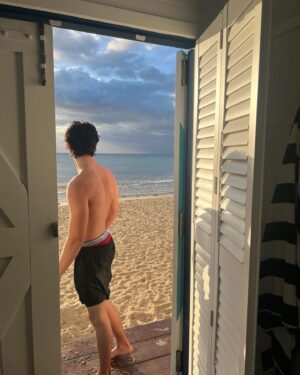 Alec Golinger Instagram - Beach box 🏡 
*
*
*
#summer #beachlife #beach #sunset #fun #life #vibes #beachhouse #ocean #sky #clouds #swim #swimming