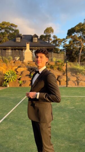 Alec Golinger Instagram - Black tie 🤵‍♂️ 🤵‍♂️
*
*
*
#blacktie #tie #suits #weekend #fun #gentlemen #house #vibes #fun #reels #instareels #instagood