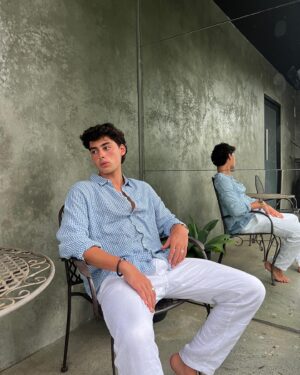 Alec Golinger Instagram - Moments 🦋
*
*
*
#friends #fun #outdoors #nature #travel #roadtrip #instagram #paradise #getaway #clothes #beach #caviar #summer