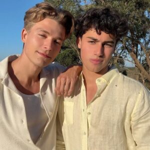 Alec Golinger Instagram - Moments 🦋
*
*
*
#friends #fun #outdoors #nature #travel #roadtrip #instagram #paradise #getaway #clothes #beach #caviar #summer