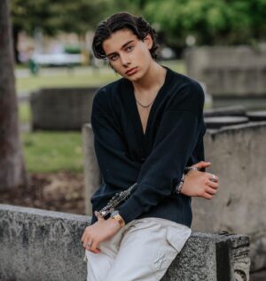 Alec Golinger Instagram - Pops vintage cardy 🧥
Photographer @shinstv 
.
.
.
#model #modeling #modellife #shoot #melbourne #beauty #fashion #ootd #vintage #cardigan #koreanstyle #koreanfashion #spinelli #casio #gold #crown #creativephotowalks