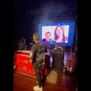 Alejandro Lerner Instagram - GRACIASSSS FORMOSA!! Qué noche mágica!!! Gracias por celebrar mi cumple nuevamente en el escenario! Gracias familia y equipo! Vamos por más! Los quierooooo 💜

#AlejandroLerner #VuelvenlosLentos #Formosa