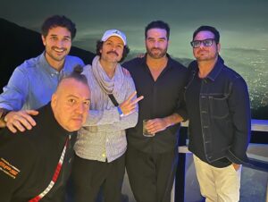 Alejandro Nones Instagram - Gracias Venezuela!!! Fueron, sin duda, de los días más especiales de mi vida. Me voy con el corazón lleno de amor y energía positiva (y con varios kilos de más 🐷). Los Amo total!!! Ya los extraño y espero volver pronto. No se olviden que los llevo siempre y que todo lo que hago lo hago con Venezuela en el corazón 🙏🏻❤️🙏🏻🙏🏻❤️❤️🇻🇪🇻🇪

Gracias al equipo @redairdo por su magnífica atención, en especial a Beatriz 🙏🏻❤️