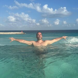 Alejandro Nones Instagram - Recargar y seguir…