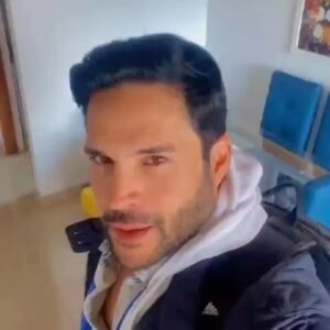 Alejandro Otero Instagram - Más de 3 años y medio sin ver a mi familia y les dí una sorpresa!!!! Acá se las comparto ☺️ @vuelawingo