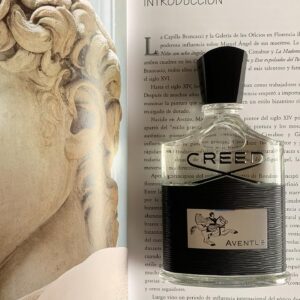 Alejandro Otero Instagram - Para quienes preferimos la exclusividad, lo realmente fuera de lo común… Aventus! De @creedboutique @larivieracolombia @toc_talk #creedaventus #perfume