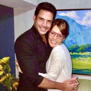 Alejandro Otero Instagram - Que nudo este que tengo en la garganta, que triste la noticia de tu partida mi querida @josemithbermudez pero es mucho lo bonito que me dejas, que nos dejas a todos los que tuvimos la fortuna de conocerte y a quienes te seguimos antes y después de tu diagnóstico, porque aún en la adversidad siempre fuiste la misma, la de la sonrisa a flor de piel, cálida y dulce. Un beso enorme de aquí hasta el cielo 😘❤️que Dios te reciba con los brazos abiertos!