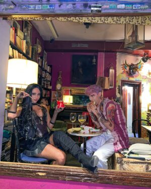 Alejandro Reina Instagram - ÚLTIMA HORA: Megan Fox y Machine Gun Kelly son pillados bajo estupefacientes en el centro de Madrid
