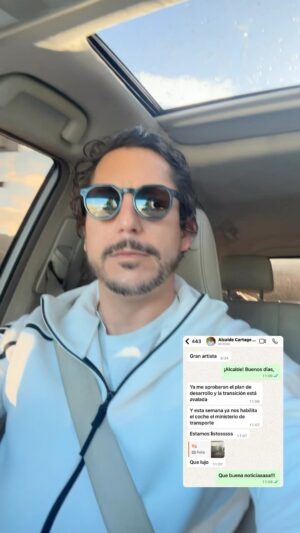 Alejandro Riaño Instagram - El proyecto anda y está en manos de @dumek_turbay junto con el distrito. Este no es un proyecto que se da de la noche a la mañana ya que es una sustitución, si ustedes van a Cartagena en estos días, el único coche eléctrico que verán es el que donamos junto con los 3150 donantes de la sociedad civil. En septiembre se estima que empiecen a rodar los primeros coches. Gracias a @dumek_turbay y @corpoturismoctg por hacerlo posible.