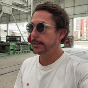 Alejandro Riaño Instagram - Este era el PROYECTO que me tenía guardado. Es un restaurante único en Colombia. Muy feliz de anunciar parte de lo que se viene. 
Espero muy pronto poder contarles las fechas de nuestra apertura. 

¡Vamos a salir primero que el metro!

Gracias @turistren por todo el apoyo, y claramente a mis socios @chefcozzolino @sandritajlopez @henaodhd