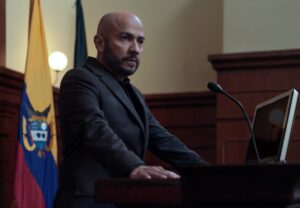 Alejandro Riaño Instagram - @ramsesramosoficial Uno de mis actores favoritos de este país que logró darle vida a uno de mis personajes favoritos y más oscuros de la película de “Juanpis el presidente de la gente” ¡Robayo!

-Robayo en la política latinoamericana es el típico personaje que se las sabe todas. Un tipo que juega sucio, un cochino, y que tiene los contactos de todos los partidos. Es el personaje que sabe jugar el juego de la sucia política colombiana. Es maquiavélico en todo el sentido de la palabra y va como una veleta de partido en partido buscando poder sin importar a quién traicionar. Un tipo amañado y lambón que no tiene limite alguno. Para ustedes quién es ese personaje en la política colombiana?