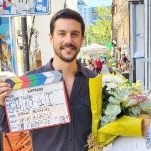 Alejo Sauras Instagram - Menuda experiencia!!! Mil gracias #EquipoExpress por tratarme tan bien y hacerlo todo tan fácil...
.

Gracias @asanchezolivas @inakipenafiel y @anaispareto por confiarme un personaje tan bonito y por ayudarme tanto a crearlo....
.
@maggiecivantos @estebanmeloni y el resto del reparto, sobran las palabras, sois tremend@s, os adoro....muchas gracias por dejarme entrar en vuestra familia y hacerla sentir mía....
.
Hasta prontooooooooo!!!!!!
.
@expresslaserie
@starzplayes 
@themediaprostudio 
#expresslaserie .
