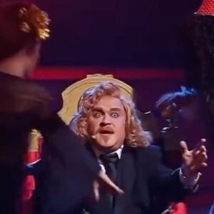 Aleksandr Breslavskiy Instagram - В образе вокалиста шведской поп-группы Army of Lovers Александра Барда исполняет песню «Obsession». Как вам?)
@1tv #точьвточь