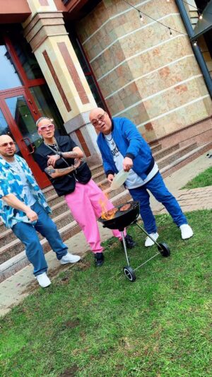 Aleksandr Breslavskiy Instagram - «Жарим мясо и не только 26.04 - Малиновые сны»