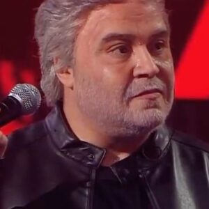 Aleksandr Breslavskiy Instagram - В образе эстрадного певца Сосо Павлиашвили @soso_pavliashvili_official исполнил песню «Небо на ладони».
Как вам?) @1tv 
#ТочьВТочь