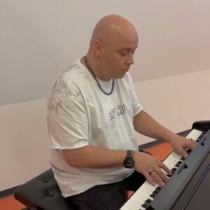 Aleksandr Breslavskiy Instagram - Друзья!))) Сегодня в ночь выйдет мой трек #ПьянТобой
А пока показываю вам кусочек)))
Как вам?) 😉