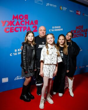 Aleksandr Breslavskiy Instagram - На презентации фильма «Моя ужасная сестра 2» с @jockerschool
