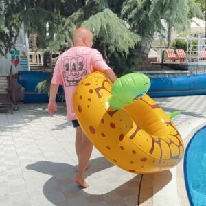Aleksandr Breslavskiy Instagram - На Море Мы все становимся ДЕТЬМИ🤣🤣🤣🐬🐳🐙🛳🐟⛱🏖🏝