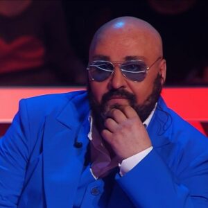 Aleksandr Breslavskiy Instagram - Я тут призадумался😄
Как у вас дела?))
#ТочьВТочь @1tv