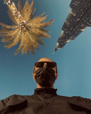 Aleksandr Khomenko Instagram - Я соскучился по вам. В особенности по тем, кто сумел во всём хаосе сохранить в себе человека и доброту. Поэтому давайте в комментах делиться какой-то ХОРОШЕЙ/ПРИЯТНОЙ/ДОБРОЙ новостью из своей жизни 💚
