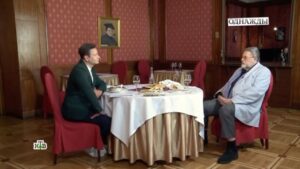 Aleksandr Oleshko Instagram - Благодарю НТВ и проект Сергея Майорова « Однажды». Почти пять лет назад, сделали большую совместную программу к 85 летию Ширвиндта. Александр Анатольевич откликнулся на мою просьбу сразу .  Майоров поддержал идею. Отснятого материала на два с половиной часа. Смонтировали  тогда 45 минут. Эту встречу, этот разговор вчера повторили в эфире. Помню что все участники этой съёмки были счастливы. @alexander_shirvindt.fan @oleshkoaleksandr @mayorov.tv @once.ntv @нтв