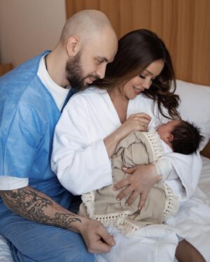 Aleksandr Stepanov Instagram - Доченька, мы тебя очень ждали❤️ 
Добро пожаловать в семью!