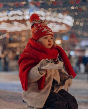 Aleksandr Stepanov Instagram - До Нового года осталось 7 дней! ровно неделя!
Как у вас с настроением? А какой уровень подготовки к праздникам??

Вот наши новогодние открытки пусть поднимут настроение! 

Гуляли на ярмарке вместе с @olganikiforova ♥️