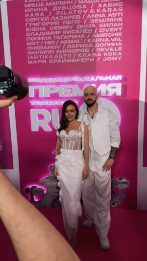 Aleksandr Stepanov Instagram - Как вам наши образы на премии @ru_tv ?
