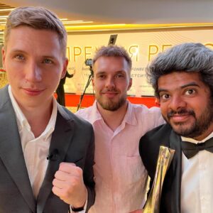 Aleksandr Zhuravlyov Instagram - Получили награду в номинации «Лучший спортивный YouTube-канал» на премии РБ 2022 🥳
⠀
Понятно, что главная оценка работы в YouTube - это просмотры и качество контента. Но подобные награды все же очень приятны)
⠀
спасибо всем, кто нас смотрит с 2017 года и всем ребятам из команды «МЯЧА», кто помогает делать выпуски каждую неделю. Ну и большое спасибо нашим постоянным партнерам, которые помогают нам делать крутой контент @fonbetru @mirpaycard @pumarussia @nissanrussiaofficial