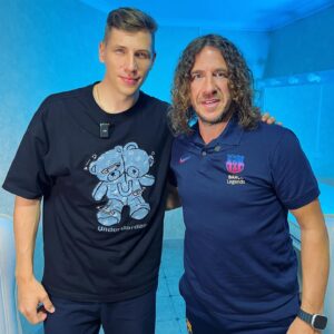 Aleksandr Zhuravlyov Instagram - Один из любимых игроков детства и пример характера на поле. А кто ваш любимый защитник? #пуйоль #барселона