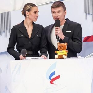 Aleksey Yagudin Instagram - Прекрасно поработали 🎤 🫡 
@azagitova 
#чемпионатроссиипопрыжкам #загитова