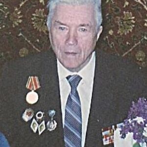 Alena Kolomina Instagram - Наш Ветеран-Коломин Виктор Михайлович. Призван в феврале 1942 года. После окончания военно-ветеринарной фельдшерской школы работал начальником эвакуационного отдела, который обслуживал соединения и часть усиления 102-го СК Армии. Медаль «За освобождение Праги»Медаль «За победу над Германией в Великой Отечественной войне 1941–1945 гг.» Гордимся! С Великим праздником!