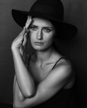 Alena Kolomina Instagram - С Виктором Горячевым @gorafoto 📸всегда легко, свободно, талантливо и так красиво. «Рыцарские времена не прошли. Просто драконы стали другими.»( Шерлок Холмс)