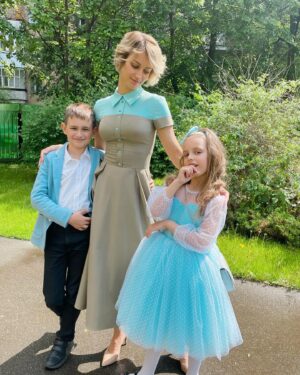 Alena Kolomina Instagram - Как же быстро… Ниночка, с выпуском из сада!❤️