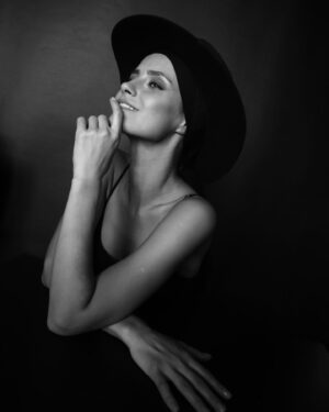 Alena Kolomina Instagram - С Виктором Горячевым @gorafoto 📸всегда легко, свободно, талантливо и так красиво. «Рыцарские времена не прошли. Просто драконы стали другими.»( Шерлок Холмс)