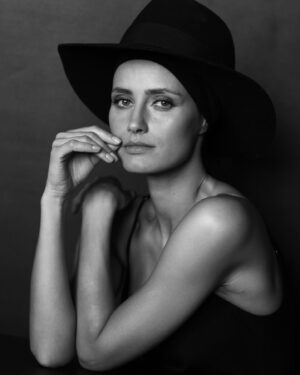 Alena Kolomina Instagram - С Виктором Горячевым @gorafoto 📸всегда легко, свободно, талантливо и так красиво. «Рыцарские времена не прошли. Просто драконы стали другими.»( Шерлок Холмс)