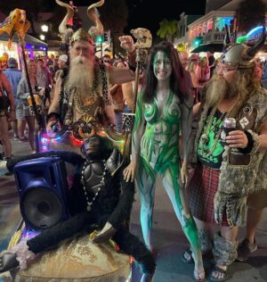 Alessandra Torre Instagram - Last night was short but sweet. Big props to @mkarts for our Hulk and She-Hulk designs. Stop by @irishkevinsbar to book your paint appt. 
🎃 #fantasyfest2021 #keywestfl #bodypainting #halloween #halloweencostumes #fantasyfest