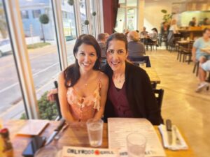 Alessandra Torre Instagram - Key West just got 10x more awesome with the surprise arrival of my sister! I can’t stop smiling. 🥰 Big props to my husband for coordinating this surprise (and keeping the secret!).