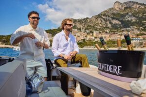 Alessandro Borghi Instagram - Thank you so much @belvederevodka for these amazing days.
We laughed more than we drank.💙

#belvedere10
#adv

Drink, responsibly and with the right people.