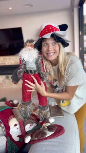 Álex Adróver Instagram - ✨ Ilusión ✨

Ese brillito que sale de sus ojitos y que puede traspasar los nuestros 👁️ 

Ahora sí, es navidad en casa de los Adróver Montero.

🎄 Empieza la magia 🪄 

#Navidad2023 #Navidad 
#AdroverMonteroFamily