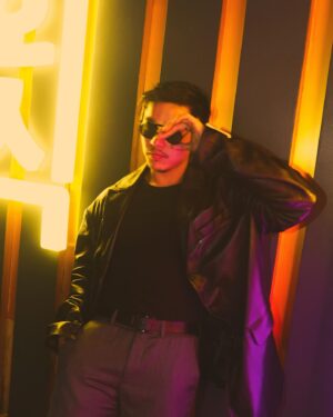 Alex Diaz Instagram - Thank you @hoesikmnl for the warm welcome for @glitteranddoommusicalph! Last night was a blast!

Thank you to @cathyvalenciaskinclinic for the lovely giveaways we gave to our guests!

In #HMxRokh @Hm_man

Special thanks to Direk @FifthSolomon for all the love for our Jukebox Musical Film!

Shout out to my team @astral_jongalvez @vanialtomonte
Stay tuned as we announce premiere dates! 😍
#rokhHM